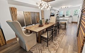 Mariners Perfect For Two Families, In-Laws Quarters
